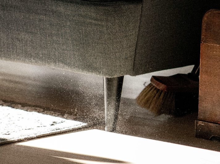 CLEANING HARDWOOD FLOORS